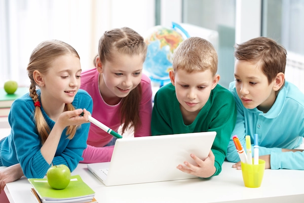 Montessori mi, Reggio Emilia mı? Hangisi Çocuğunuza Göre?